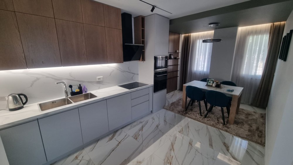1057 VELVET VISTA LUXURY APARTMENT