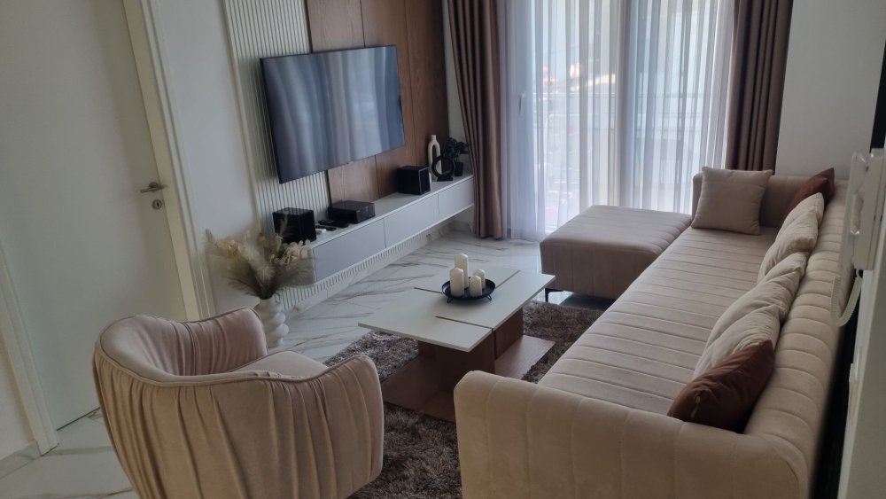 1057 VELVET VISTA LUXURY APARTMENT