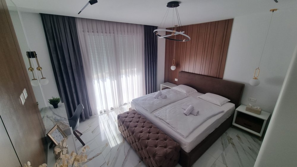 1057 VELVET VISTA LUXURY APARTMENT